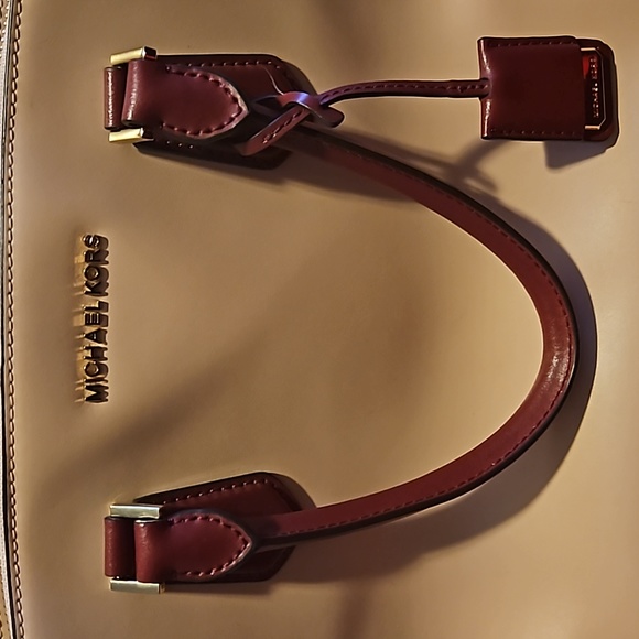 Michael Kors purse - Picture 4 of 7